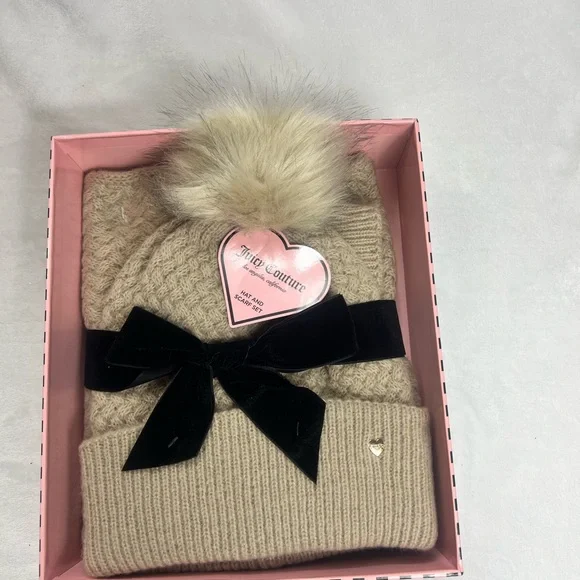 Juicy Couture | Accessories | Juicy Couture Kids Beige Knit  display picture 1